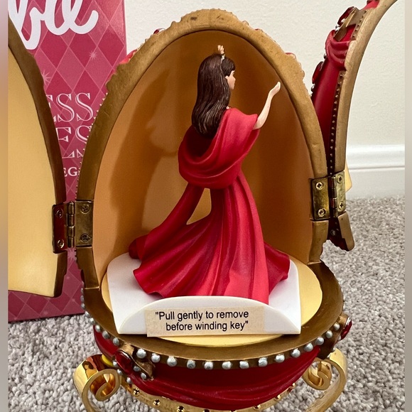 NWT Barbie Countess of Rubies Resin Egg - Picture 4 of 6